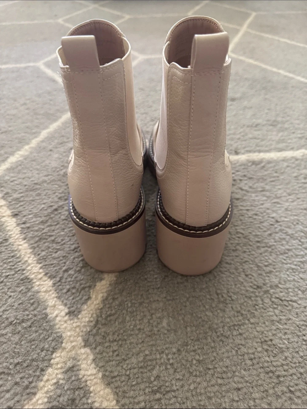 Nordstrom Cream Chunky Chelsea Boots Water Resistant - Women’s Size 10